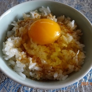 ごま油が香る！簡単！アレンジ！たまごかけご飯